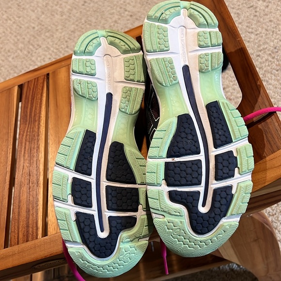 ASICS - Picture 5 of 7